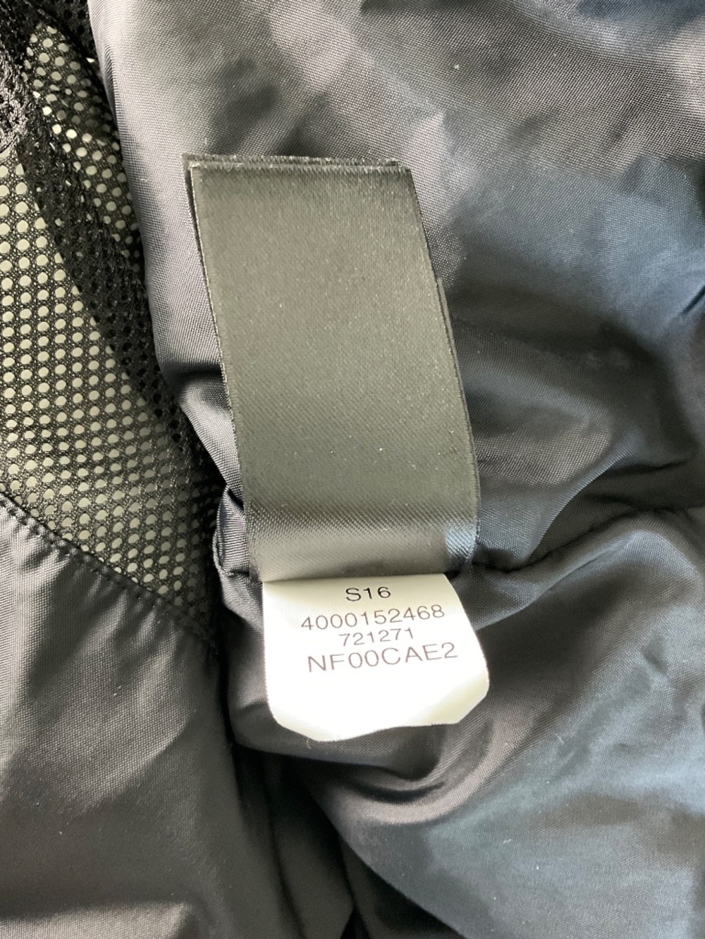 The North Face Women's Resolve Parka Rain Jacket - Picture 6 of 6